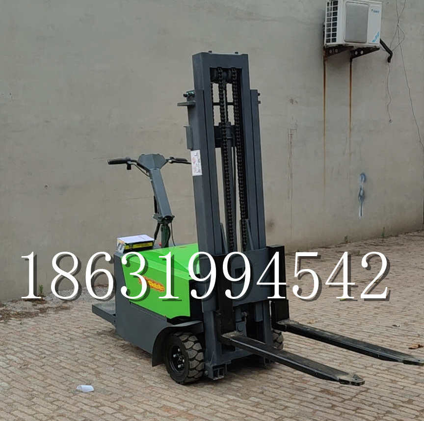 东港镇优程全电动叉车插腿式堆高车液压装卸车1.5吨升高小型站驾式铲车